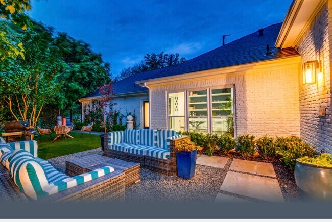 Foto del edificio - 7220 Lavendale Cir