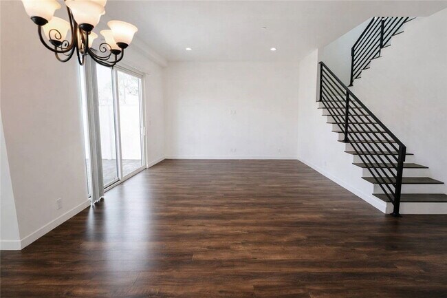 Building Photo - 18919 Gault St