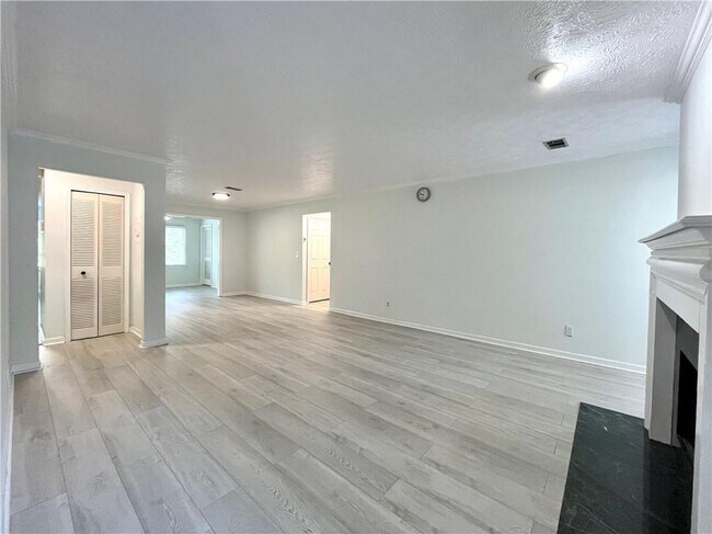 Foto del edificio - 14 St Claire Ln NE