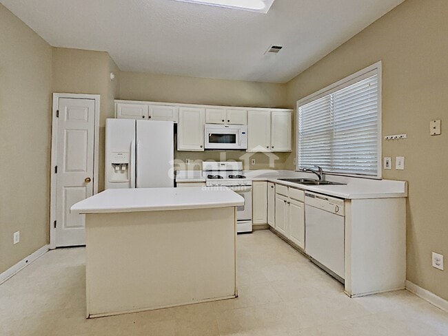 Foto del edificio - 4270 Ridgefair Dr