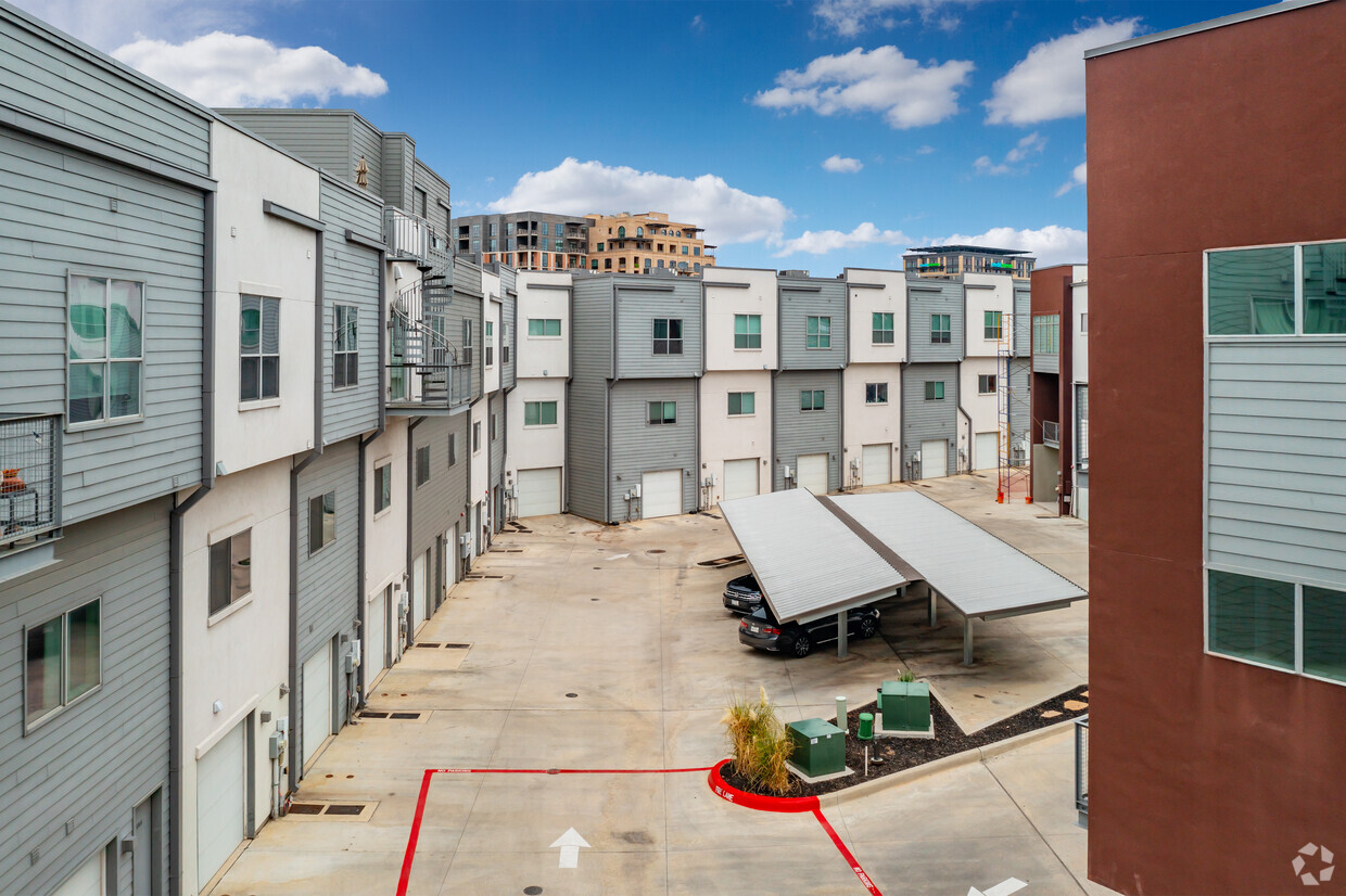 Building Photo - East Quincy Townhomes