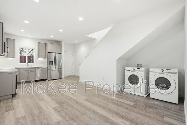 Foto del edificio - 6174 Dorothy Dr