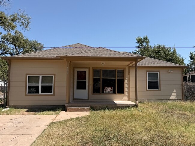 Building Photo - 2368 N Erie Ave