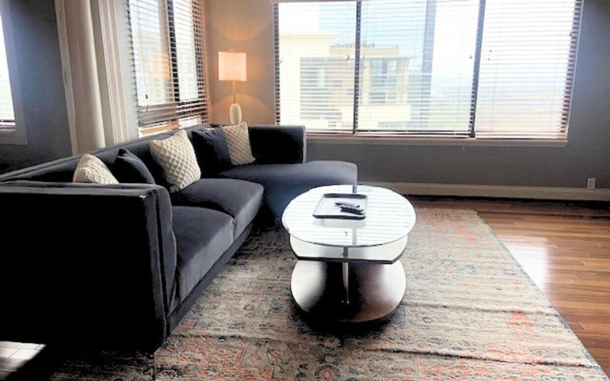 Foto principal - 3481 Lakeside Dr NE