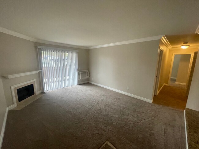 Foto del edificio - 211 Woodland Pkwy