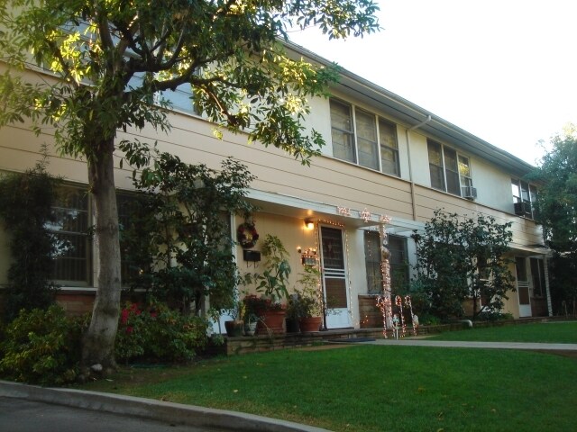 Primary Photo - Huntington Apartments