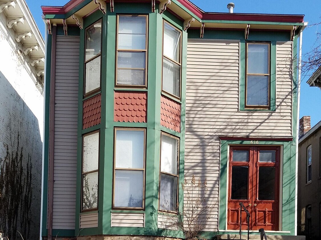 Foto principal - 616 Ferry St