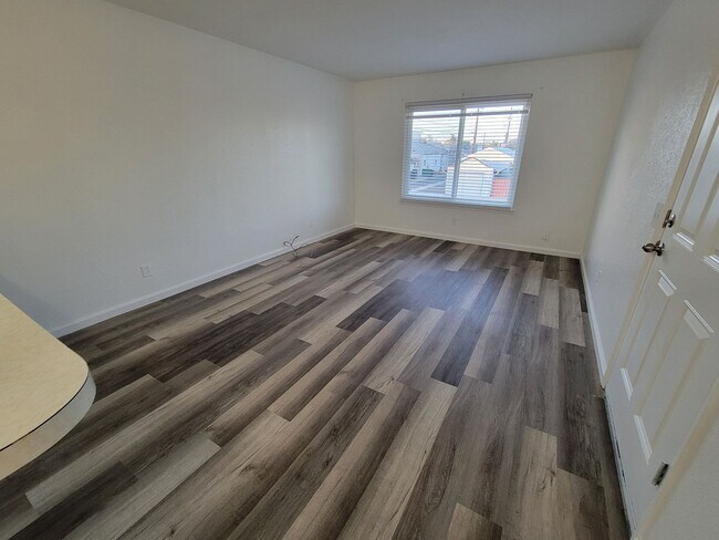 Foto del edificio - 1 Bedroom 1 Bath Apartment in Orland!