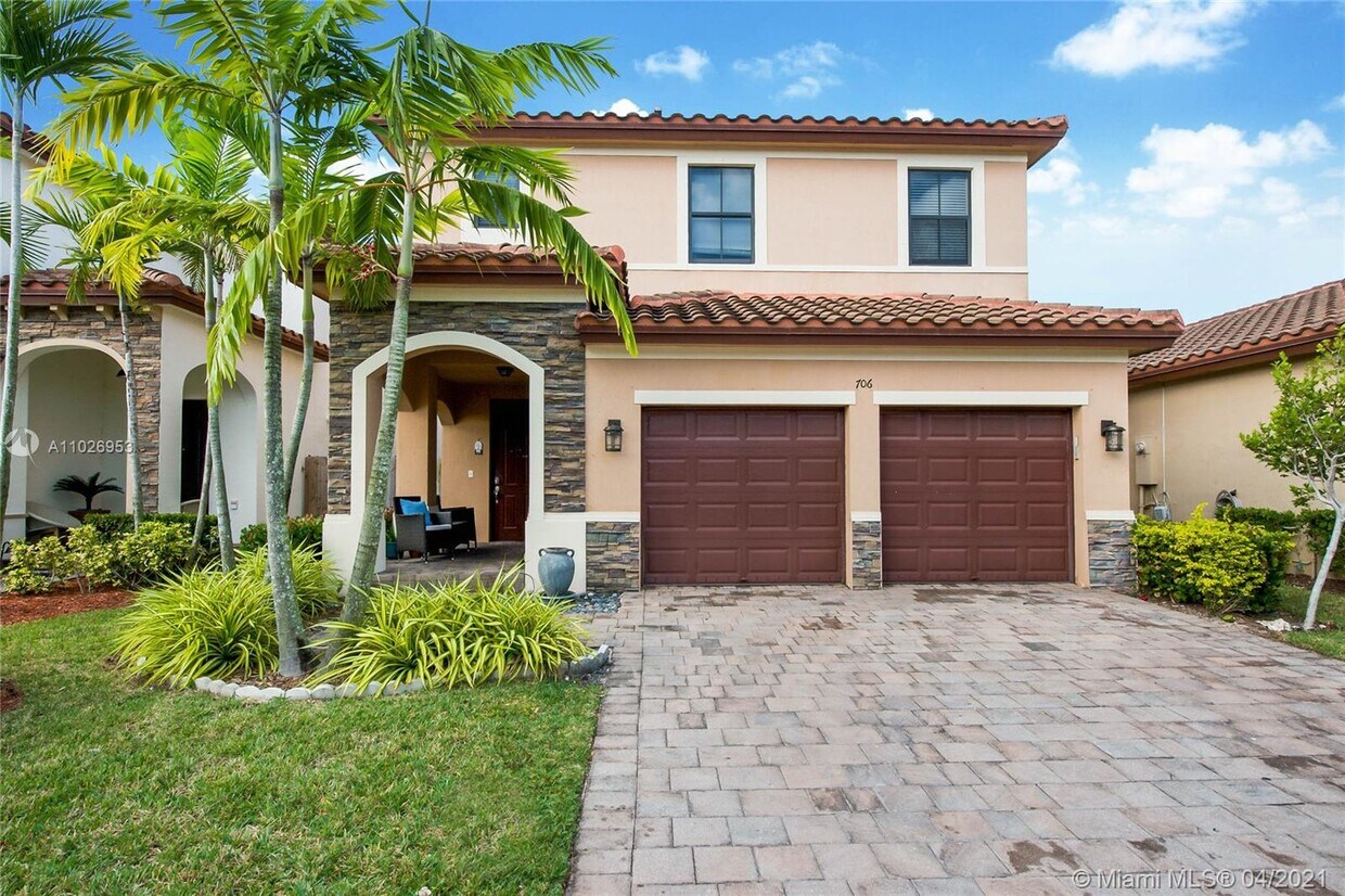 Foto principal - 706 SE 34th Ave