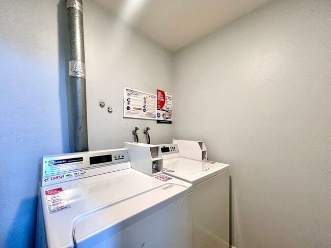 Building Photo - 3924 Kenowa Ave