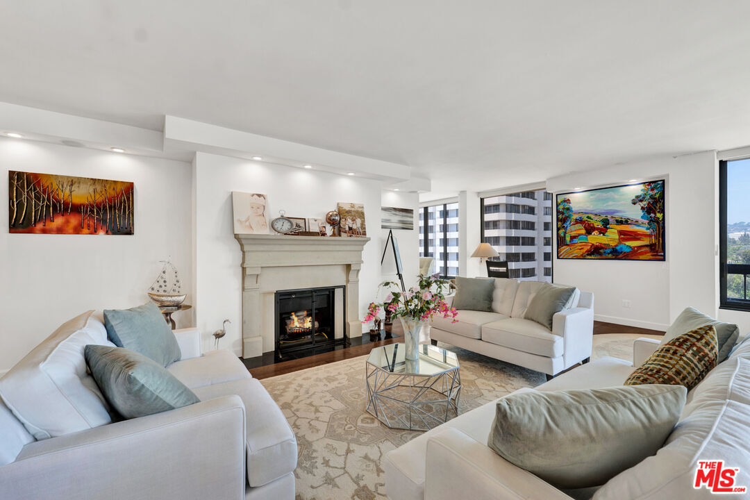 Foto principal - 10590 Wilshire Blvd