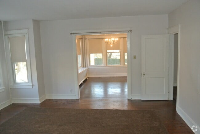 Building Photo - 328 High Street