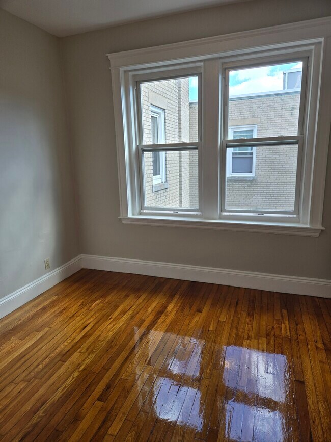 Foto del edificio - 1189 Commonwealth Ave