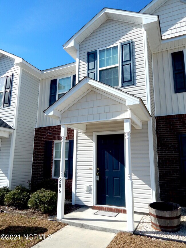 Foto del edificio - 206 Glen Cannon Drive