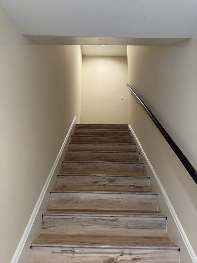 Foto del edificio - 4433 3/4 Towne Ave