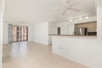 Building Photo - 1801 N Flagler Dr