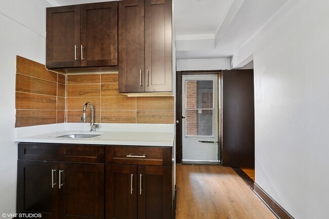 Building Photo - 1317 W 80th St