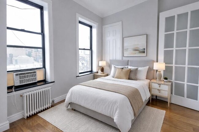 Building Photo - 199 E 3rd St