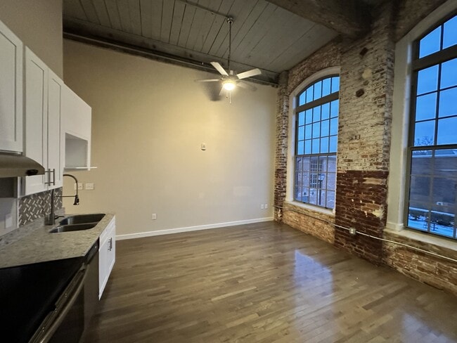 Foto del edificio - Bellevue Mill Apartments