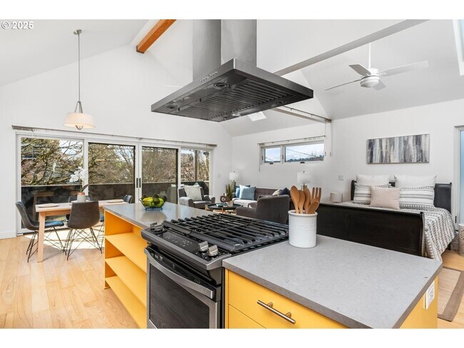 Foto del edificio - 3033 SE 19th Ave