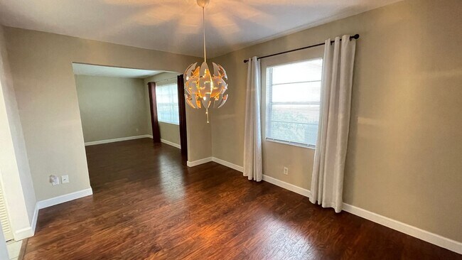 Foto del edificio - Unfurnished Annual Rental