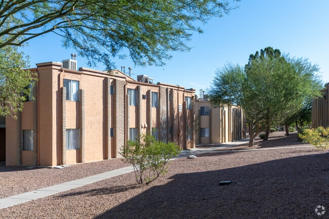 Foto del edificio - Lynwood Garden Apartments