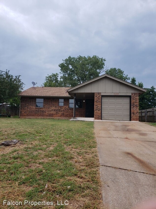 Foto principal - 3 br, 1.5 bath House - 329 Robbin Cir