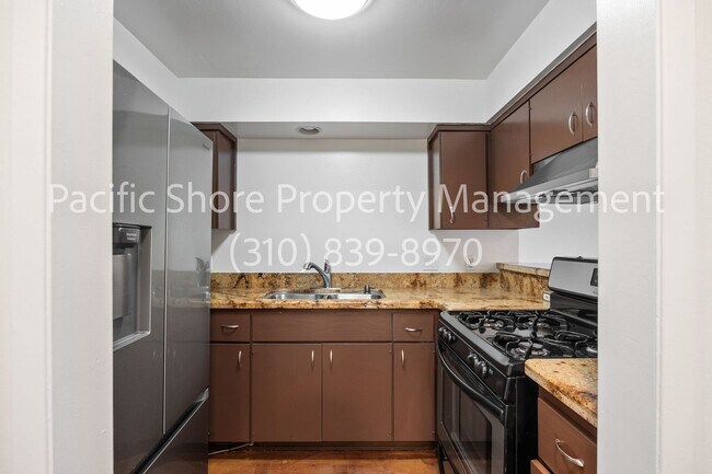 Foto del edificio - 2339 Hyperion Ave