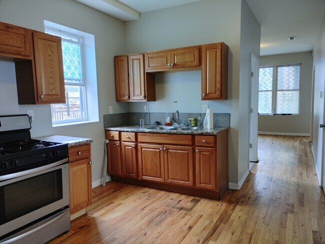 Building Photo - 4250 W Haddon Ave