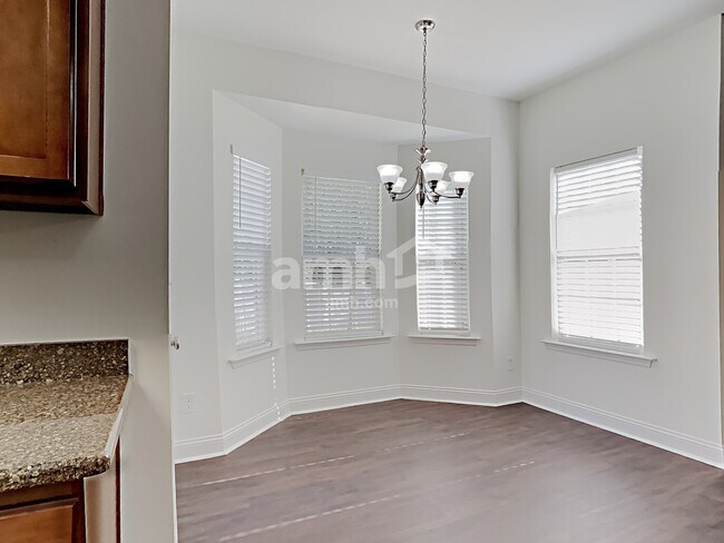 Foto del edificio - 10510 Glenmeade Rd