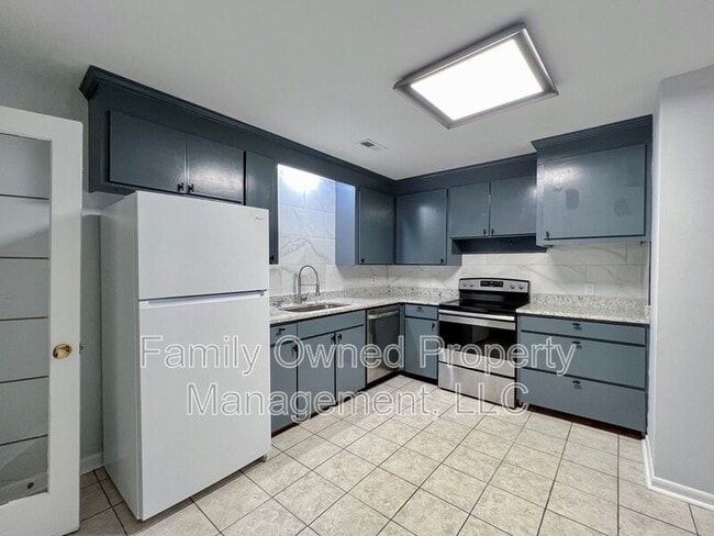 Building Photo - 1522 Joan St