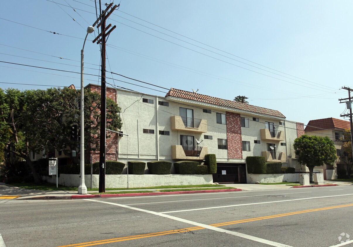 Building Photo - Noble Plaza