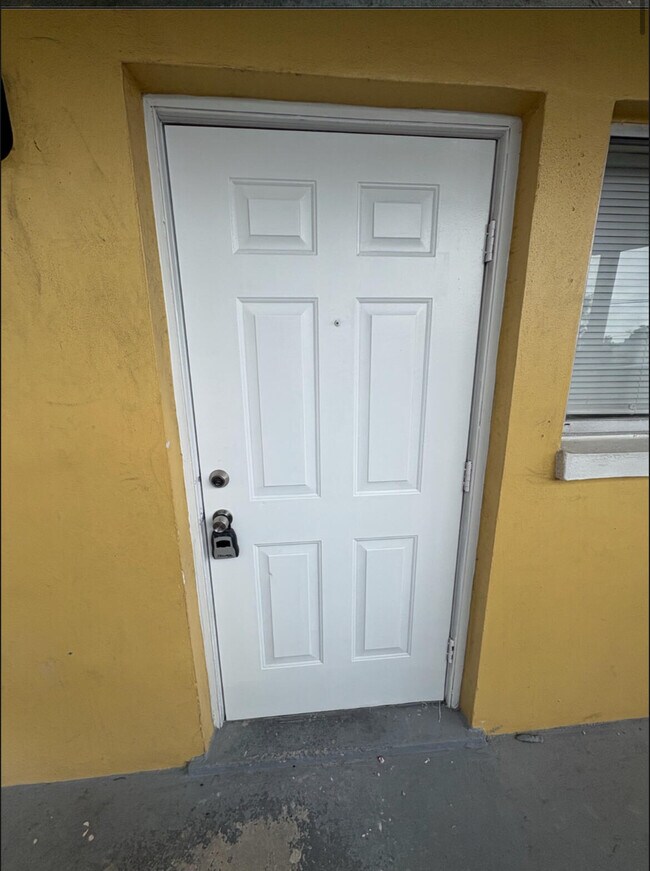 Foto del edificio - 1501 Crescent Cir