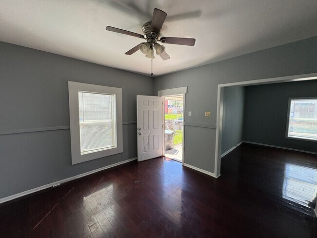 Foto del edificio - Near Eastside 3 Bedroom 2 Bath with Central air