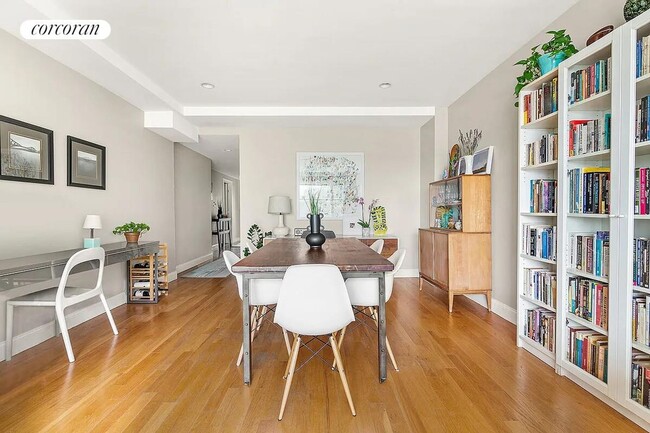 Foto del edificio - 10 Slocum Pl