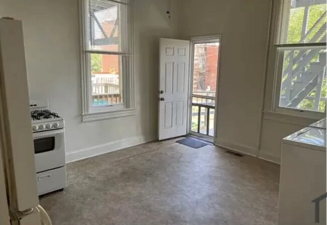 Foto del edificio - 221X Brookfield Ave