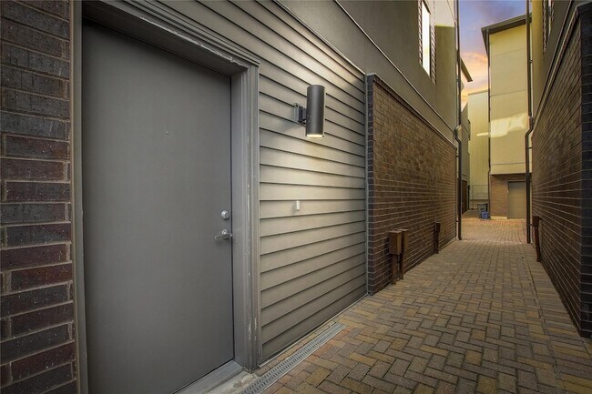 Foto del edificio - 1702 S Lamar Blvd