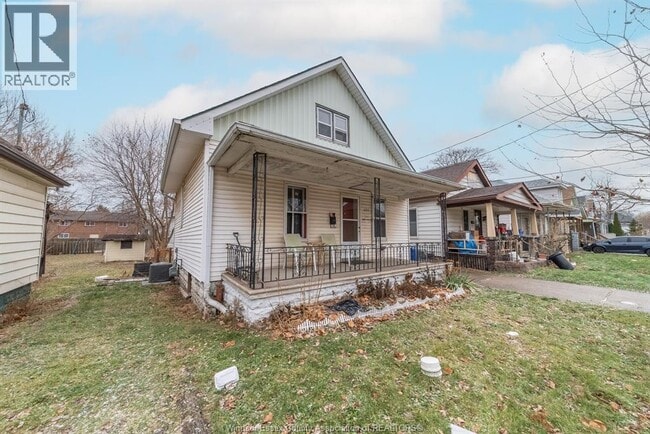 Building Photo - 623 Tournier St