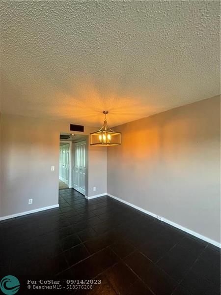Building Photo - 83 Mansfield B