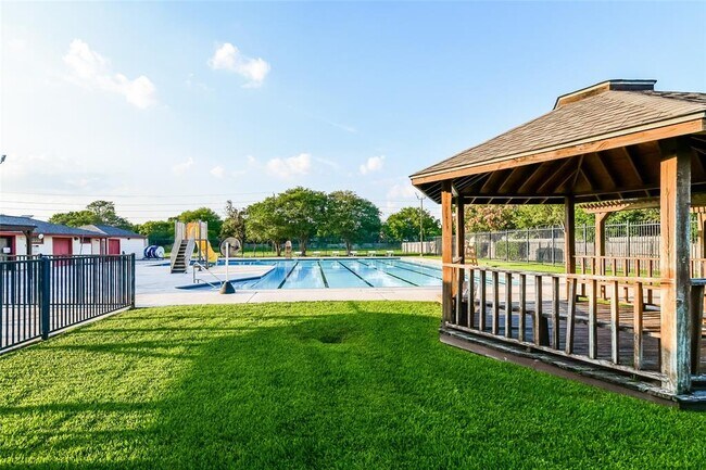 Foto del edificio - 13602 Chimney Sweep Dr