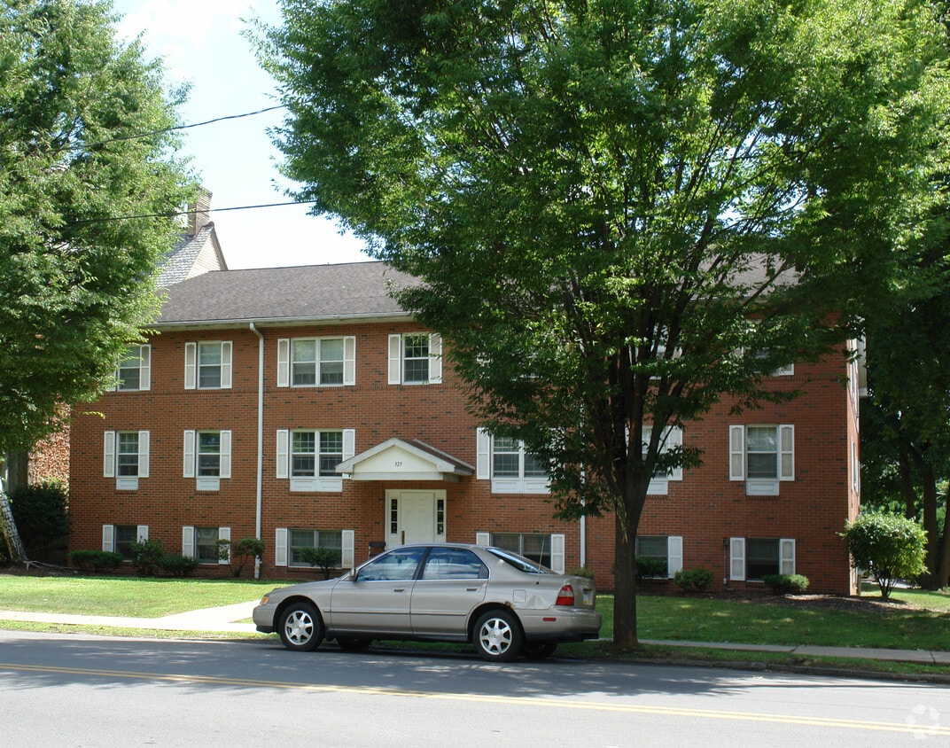 929 W 4th St, Williamsport, PA 17701 Apartments in Williamsport, PA