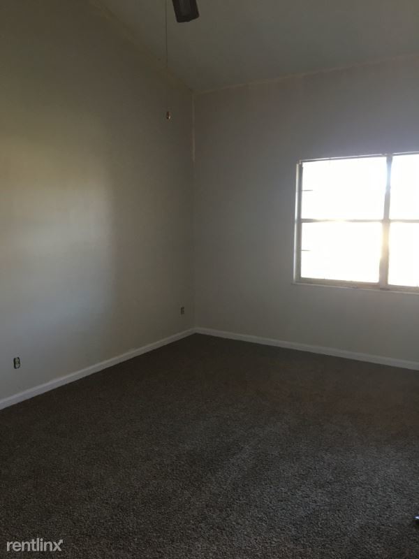 Building Photo - 2 br, 1 bath Apartment - 16 Greenwood Dr