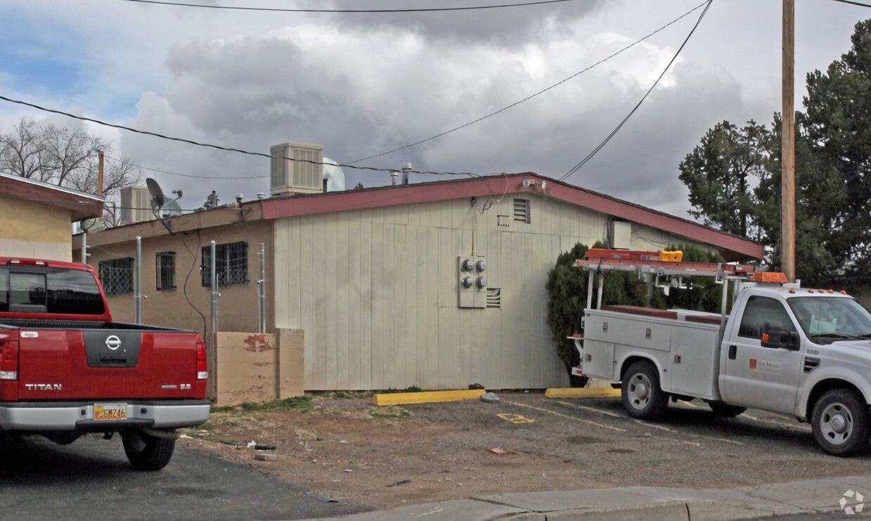 Primary Photo - 320 Dallas St SE