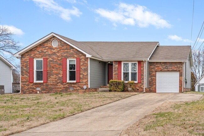 Building Photo - 207 Moncrest Dr