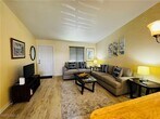 Foto principal - 4903 Vincennes St