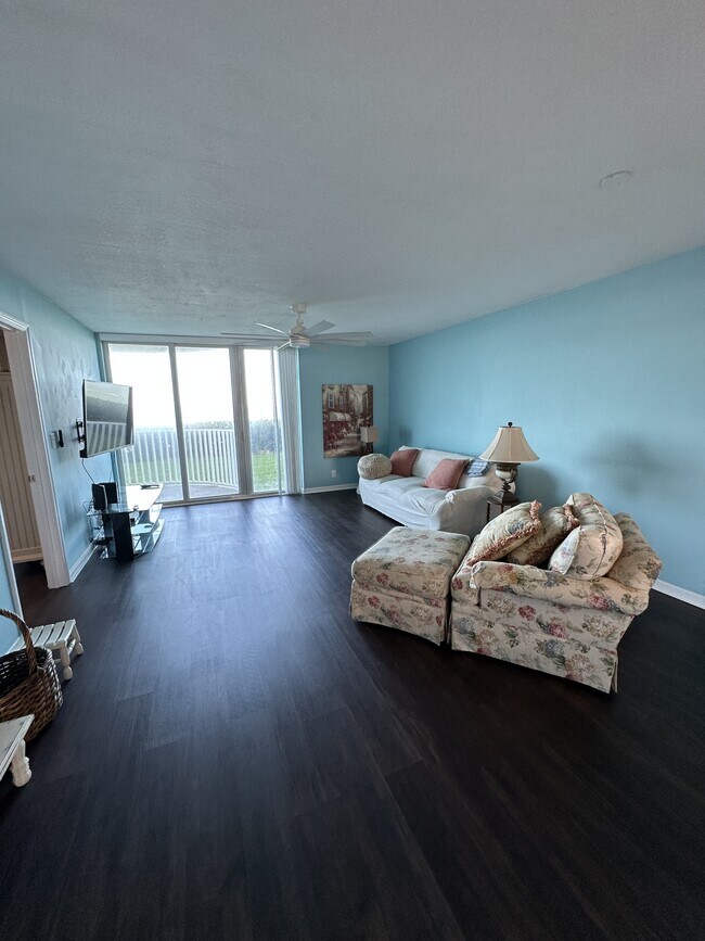 Building Photo - 2225 Jimmy Buffett Mem Hwy