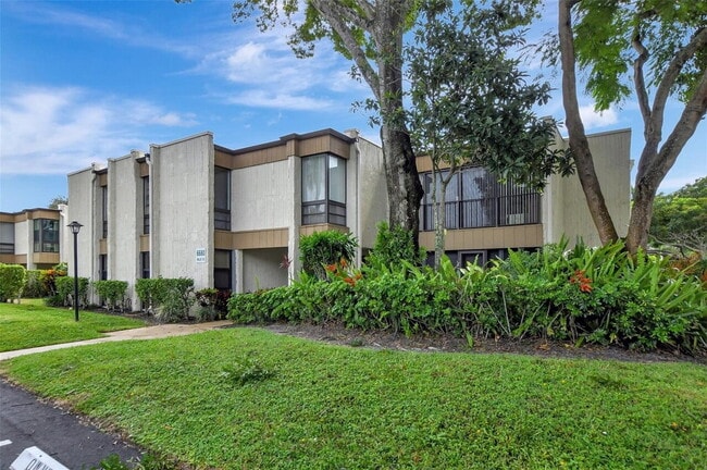 Photo - "Spacious 3-Bed, 2-Bath Retreat at 6680 Burning Wood Dr, Boca Raton – 1,520 Sq Ft of Comfort!" Apartment