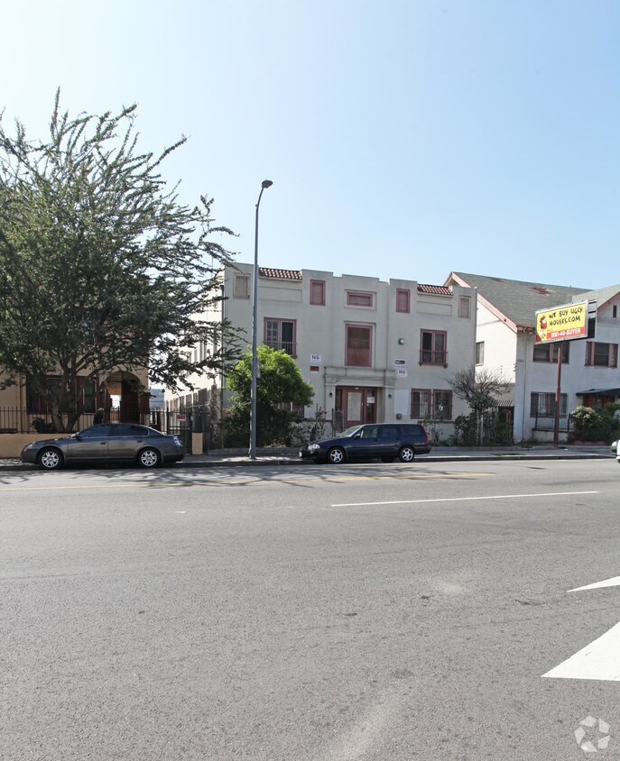 Foto del edificio - 1224 W 8th St