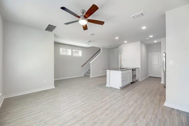 Foto del edificio - 605 W South St