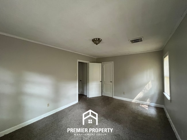 Foto del edificio - 1058 S Highland St